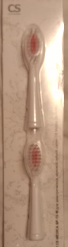 Хорошие сменные насадки для зубной щётки CS Medica. Берём не в первый раз, всё подходит. Упакованы правда "никак" (на фото видно).