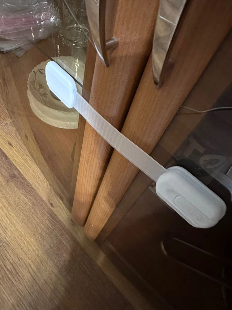 Отличные 😍 беру не впервые раз такие, даже обезжиривать поверхность не приходится,крепятся намертво.Спасибо.