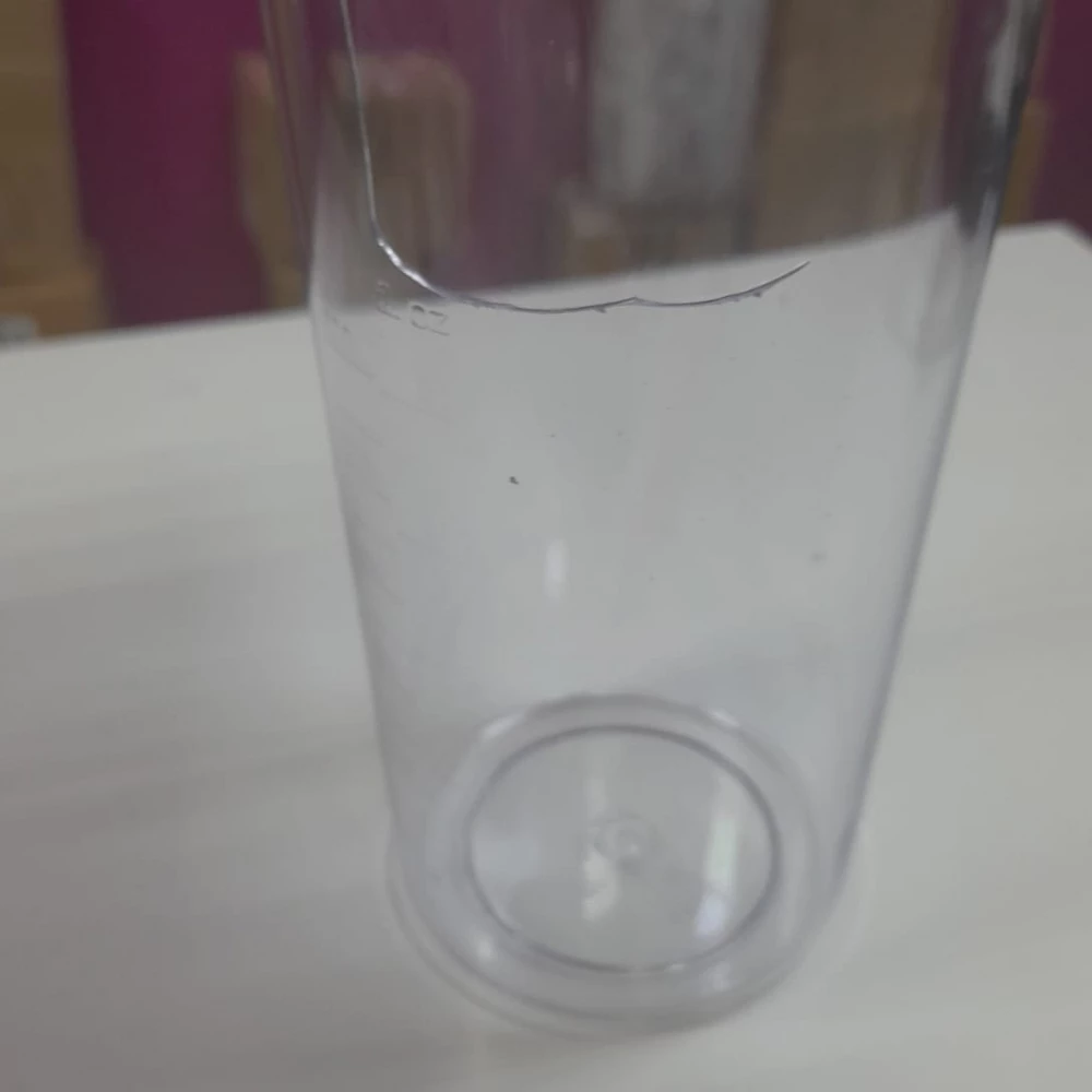 Стакан блендера треснутый,печаль.Почему с браком впихивают другому покупателю,а не отправляют назад?К сожалению пришлось взять,очень нужен был и платный отказ еще.Буду трещину клеить или менять стакан.Жаль👎