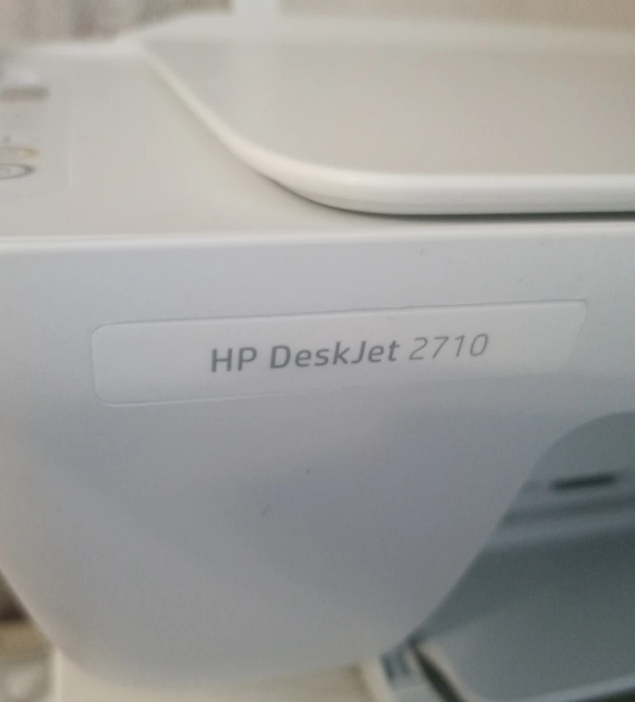 Картридж подошёл идеально к принтеру hp 2710, показывает что полный, краски яркие. Рекомендую. Чёрный тоже планирую заменить