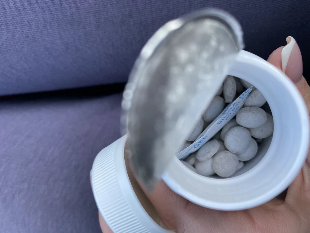 Ужасный запах тухлости 🤢 пить их точно не буду. Написали в возврат, отказали, потому что не уивдели дефекта