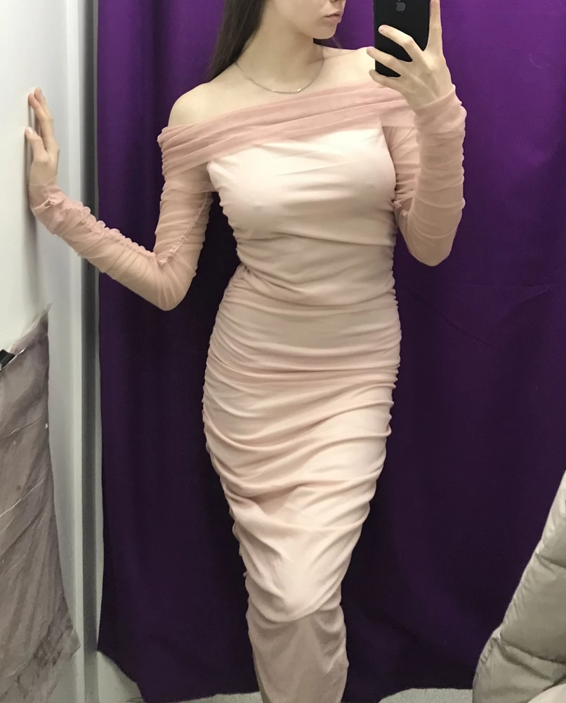 Платье хорошенькое, берите меньше размкр , платье тянется!
Немного просвечивает😏
А вообщем миленькое🥰😍