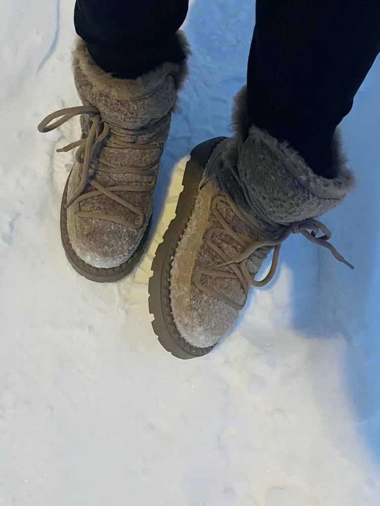 Одно умиление 🥰 пока только плюсы - удоьные и очень теплые - что было очень важно 😌 
На наш 37 идеально подошел 38 р