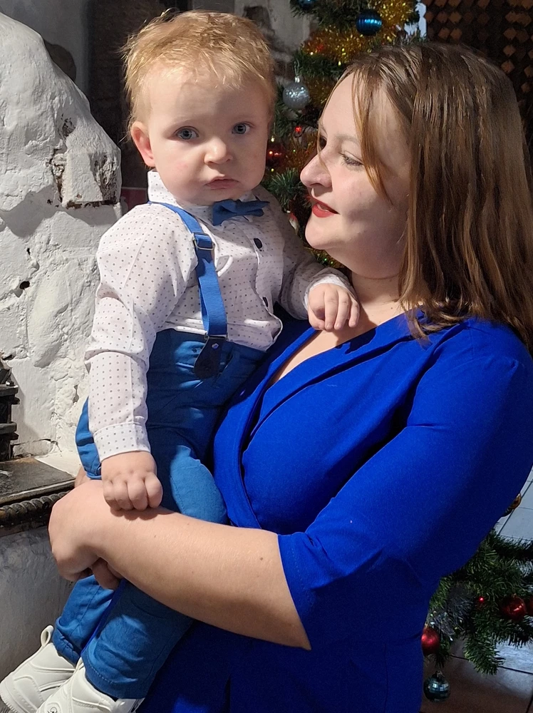 Брали на наш рост 80 на размер больше. Сел идиально. Качество супер.