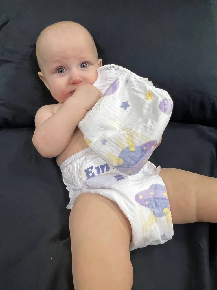 Наконец-то подгузники смогли меня удивить! Трусики нежнейшие , мягкие, когда открыла коробку эстетическое удовольствие зашкалило. Упаковка будто покрыта блеском. Ребёнку на шесть месяцев отлично подошли, теперь будем пользоваться только ими