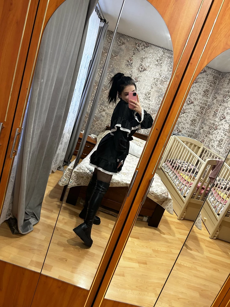 Платье просто супер🫀
Заказывала 46,но боялась что будет большое,а пришло чудным образом 44 ,и этому я была рада :)
Конечно на рост 165 платье коротковато,но ничего.
Качество супер,платье супер.Моя новая любовь ❤️