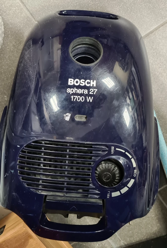 подошел к пылесосу Bosch, упакован хорошо.