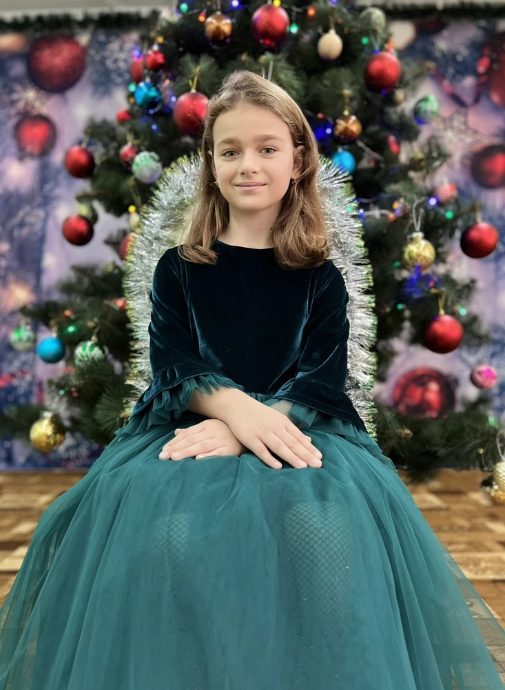 Платье шикарное. Спасибо продавцу.