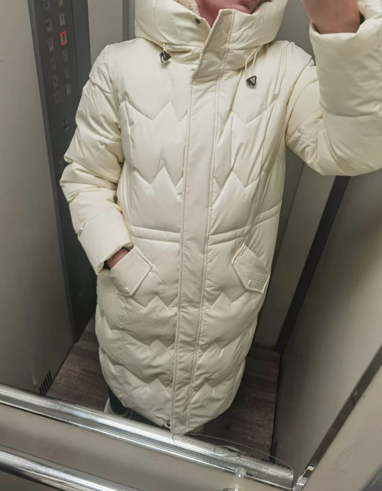 Классный пуховик, незнаю как будет в минус 30, как указывает поставщик, но сейчас при минус 12 очень даже комфортно