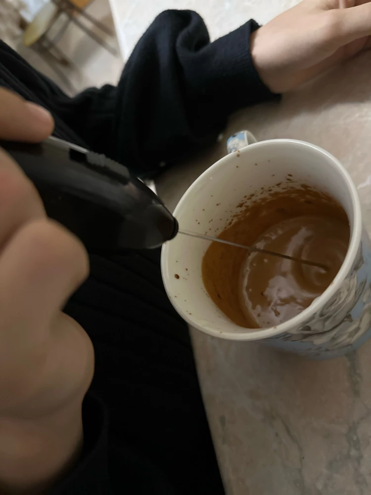 Очень слабый , батарейки новые .