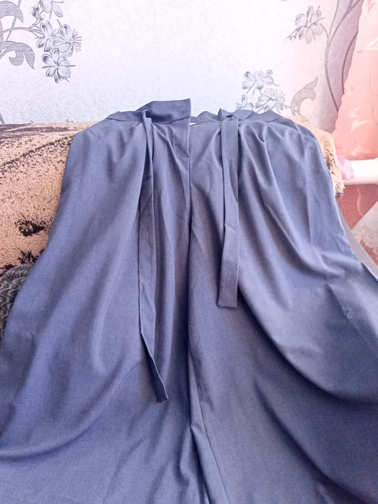 Качественно и аккуратно сшиты брюки .Ткань приятная к телу.