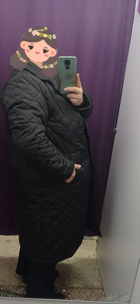 Пальто очень теплое и сшито качественно, а ещё пришло в прозрачной сумочке на замочке и с ручкой, что можно убодно донести домой.