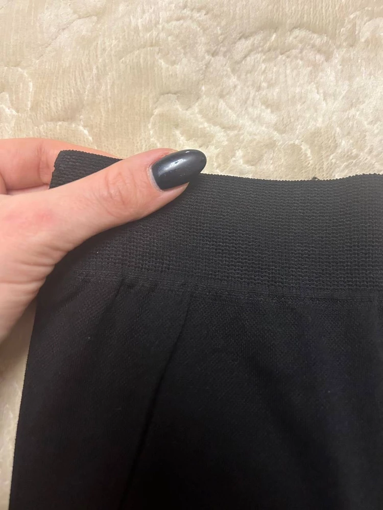 Качественные колготки. Приятные к телу, внутренний шов не царапает кожу, ноги не чешутся, раздражения нет. У колготок матовая поверхность без блеска. Соответствуют размерной сетке. Рекомендую!