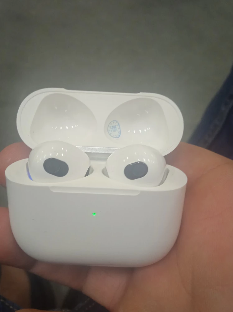 Очень хороший наушник чистый ,и мршний звук