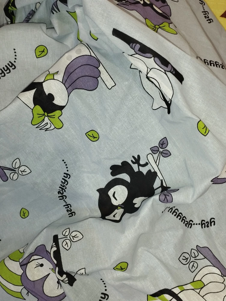 Ткань не много просвечивает, жестковата, для младенцев не пойдёт!
А так , стоит своих денег поэтому 5 звёзд.