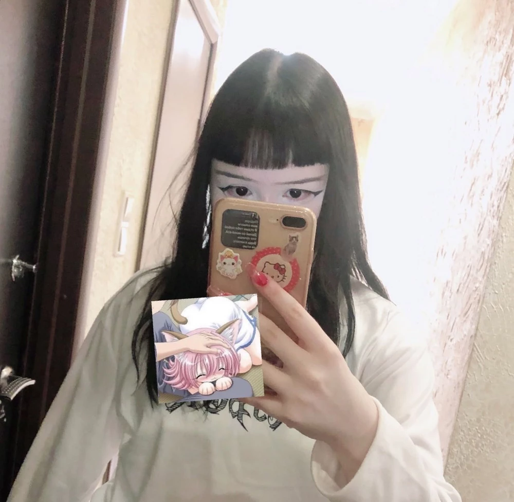 чота жесть она мала мне, но рисунок красиви оч