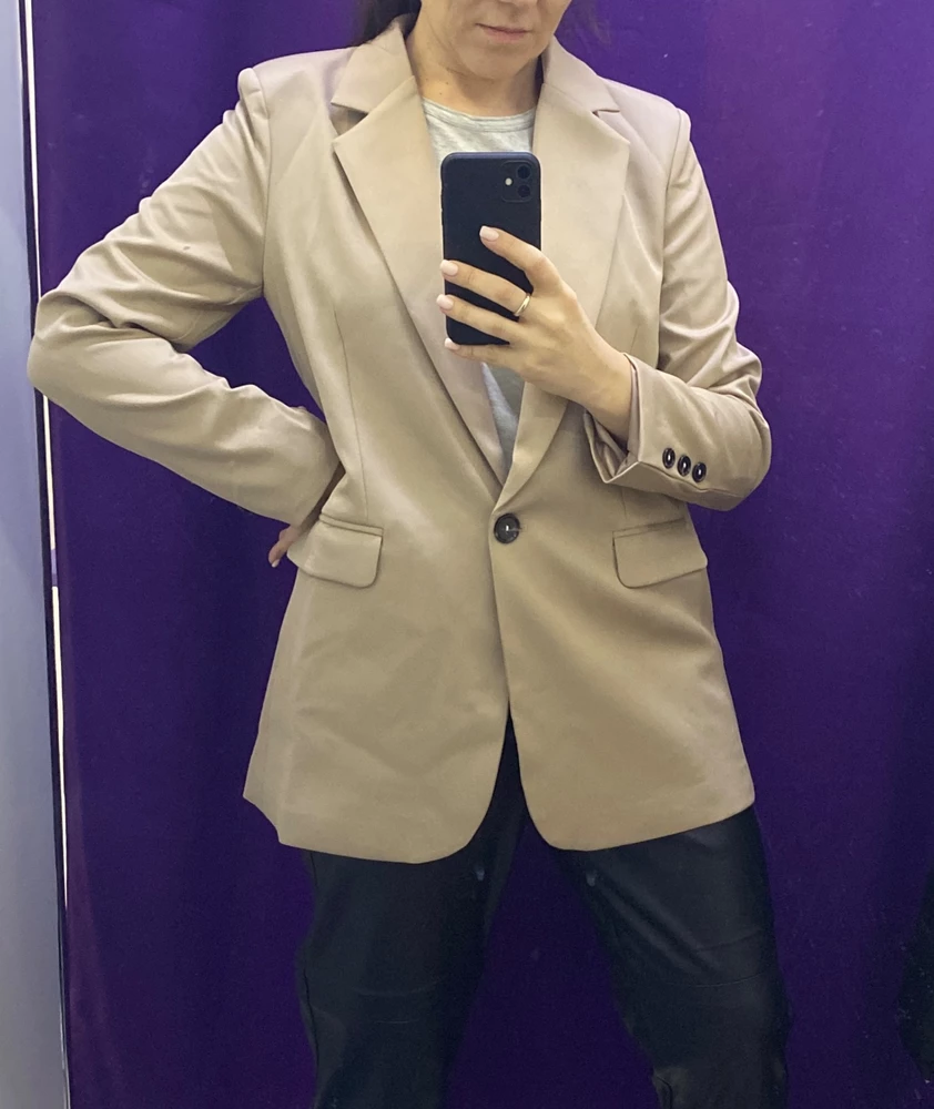 Вообще не ожидала, что будет таким классным. Фото непрезентабельное, но ткань отличная и лекало прям огонь