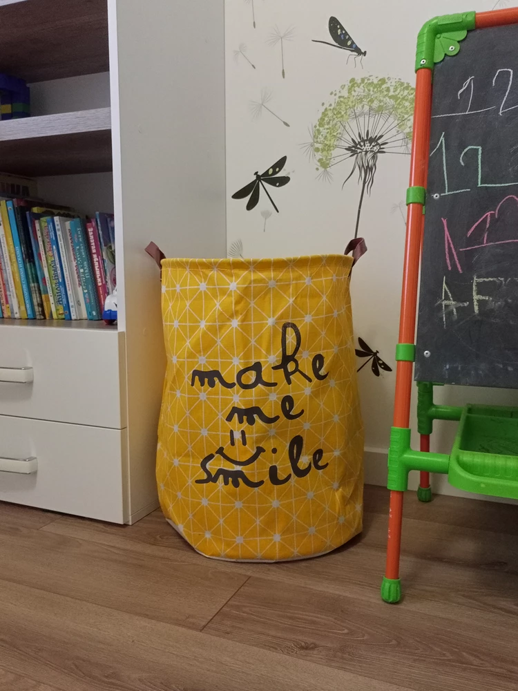 Отличный плотный мешок! Держит форму. Очень вместительный!!! рекомендую