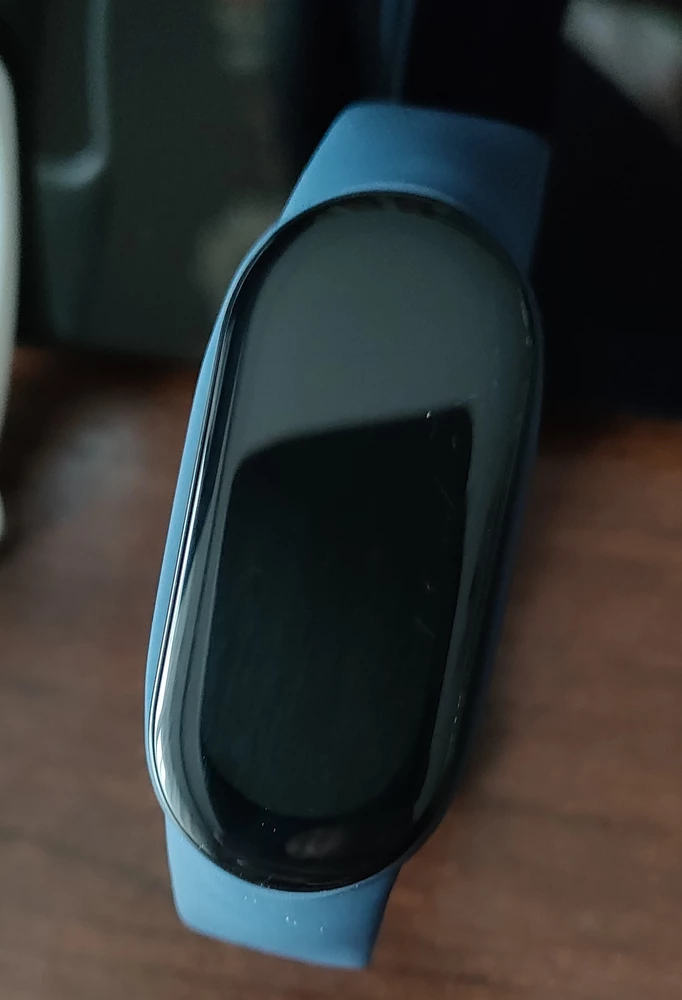 Ремешки на Mi band 7 только временное решение, капсула в ремешке сидит не плотно, защёлка ремешка не совпадает с выемкой капсулы, но я большего от них и не ждал, носить можно, но это лишь вопрос времени на сколько их хватит, от силы дам максимум 2 месяца,  главное через время капсулу не выдавить из ремешка