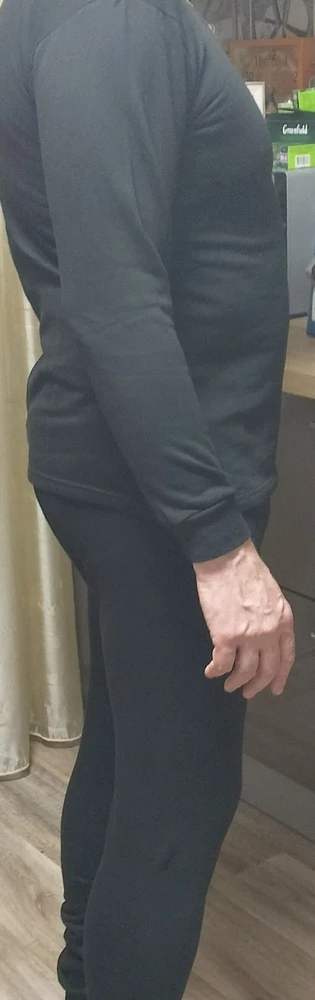 Отличный комплект, я взяла 2 комплекта: мужу и сыну на 23 февраля. На фото 54 размер, село хорошо, размеру соответствует. Самое главное это приятное в ощущениях. Написали, что 100 %хлопок, и на самом деле по ощущениям действительно хлопок! У мужа аллергия на синтетику, надел и сказал, что не раздражает ничего, может носить долго! Спасибо продавцу, хорошая цена и хорошее качество!!