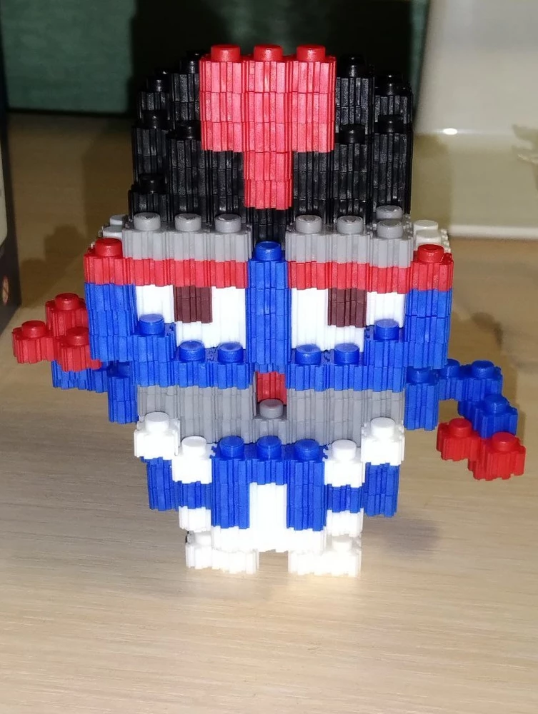 Это ужас просто, а не миньон...
Жёлтых деталей ни одной просто