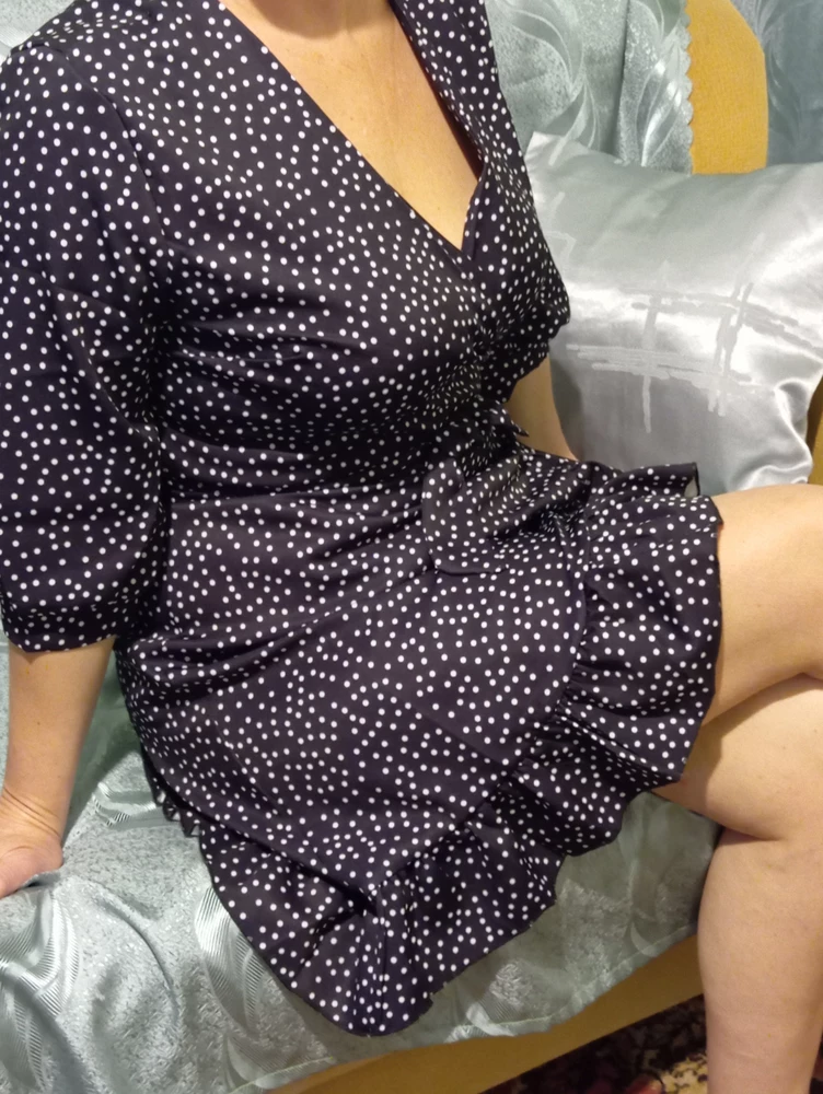 Платье конфетка,село по фигуре,размер в размер,ткань плотная ,но струящаяся.для такой цены качество просто сказка-шовчики все ровненькие нигде ни одного пропуска просто ммм