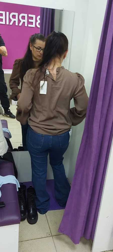 Блузка красивая ,качество хорошее идёт в размер, на мой 46 размер села идеально  ,вам 100 звёзд ❤