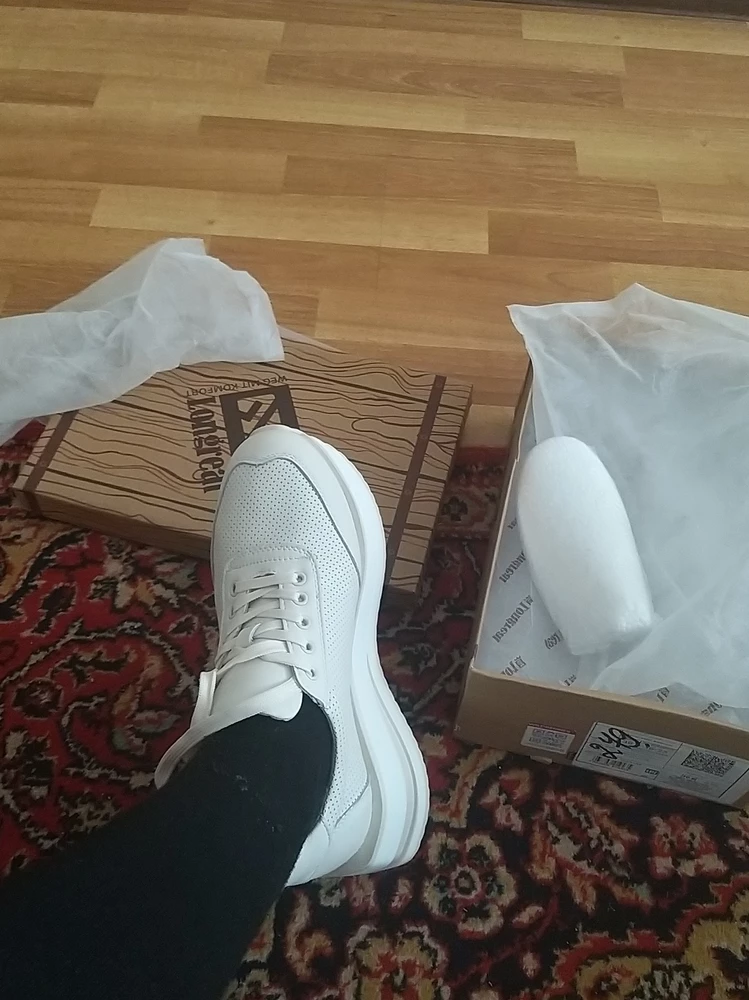 Я ничего не понимаю, у меня сьезжает нога, т.е большой палец больно, стельку меняла и на размер больше брала, жалко придется сдать, наверное мне только кожу внутрь надо