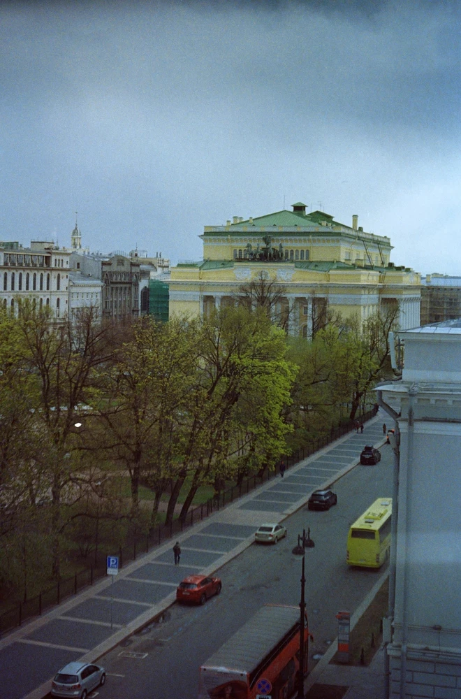 Плёнка чудесная, отлично передает цвета и атмосферу