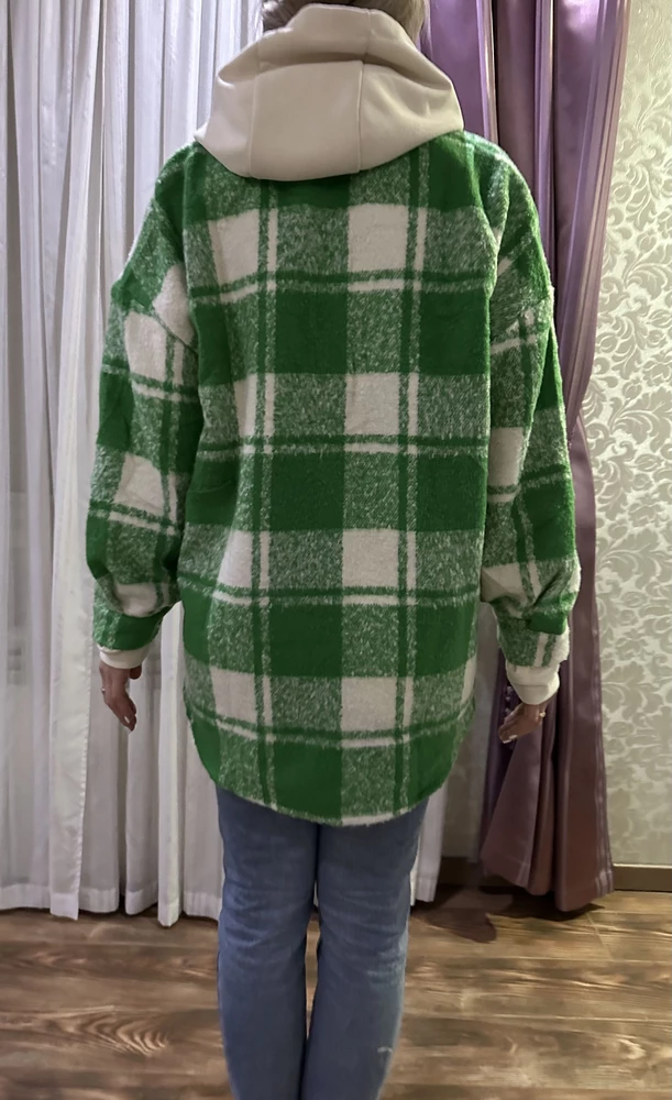 Заказали более 10 аналогов, не подошла ни одна рубашка.
У этого продавца заказали две разные расцветки. И о чудо, материал идеален, качество и плотность супер!
Жена в восторге! Спасибо 👍