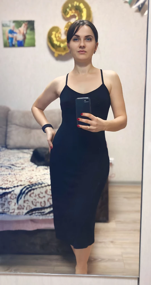 Тонкая нежнач вискоза, очень довольна.
Брала как ночнушку, но и как летнее платье оно тоже пойдет