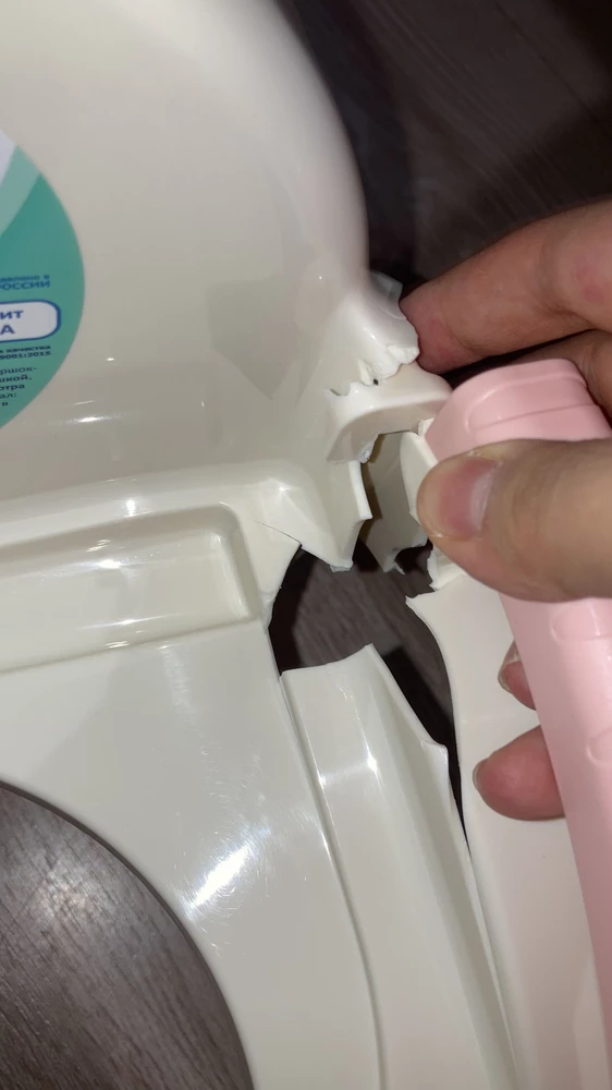 ребенок понял суровые реалии этого мира, он явно негодует:(