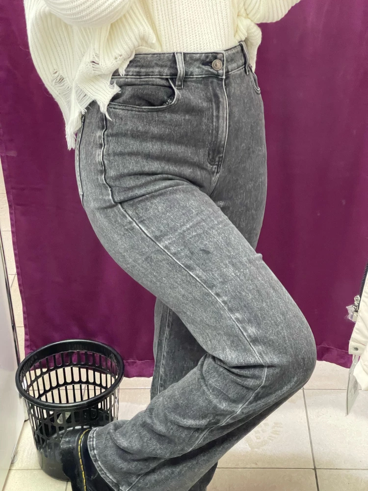 Крутые джинсы. Из многих моделей выбрала именно эти.  Понравилась посадка- можно носить без ремня и качество ткани-плотная. На рост 172 и параметры 68-102 взяла 29 размер. Спасибо продавцу, я теперь ваш постоянный покупатель.