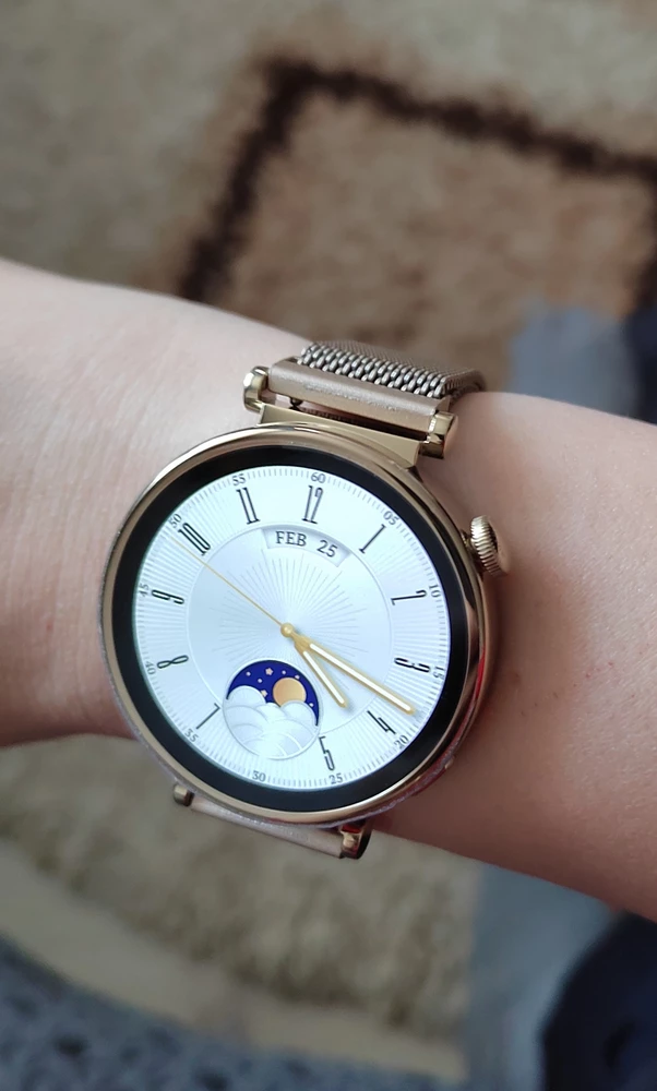 Качество не очень, особенно на креплениях - неровности, выглядят дешево, будто поношенные.