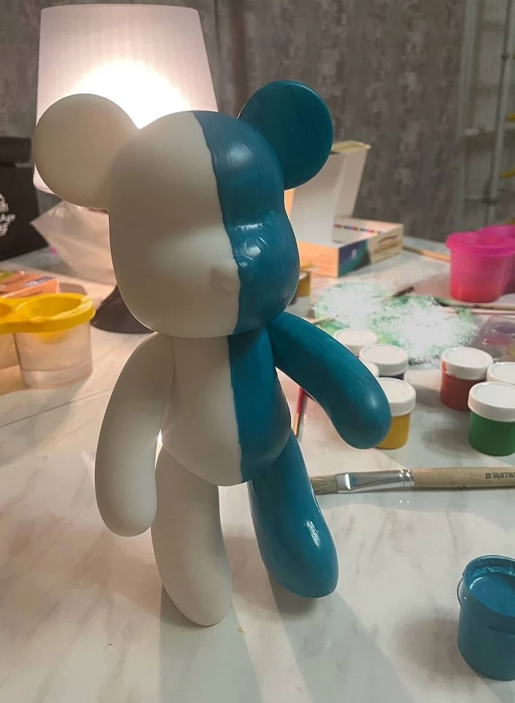 Мишка хорошего качества, ребенку разрисовывать его очень понравилось.
Хорошо провели время всей семьей. :)
Продавца рекомендую.