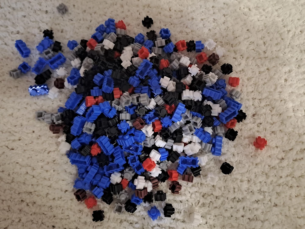 Пришло целое, НО НЕ БЫЛО ЖЁЛТЫХ ДЕТАЛЕЙ!!