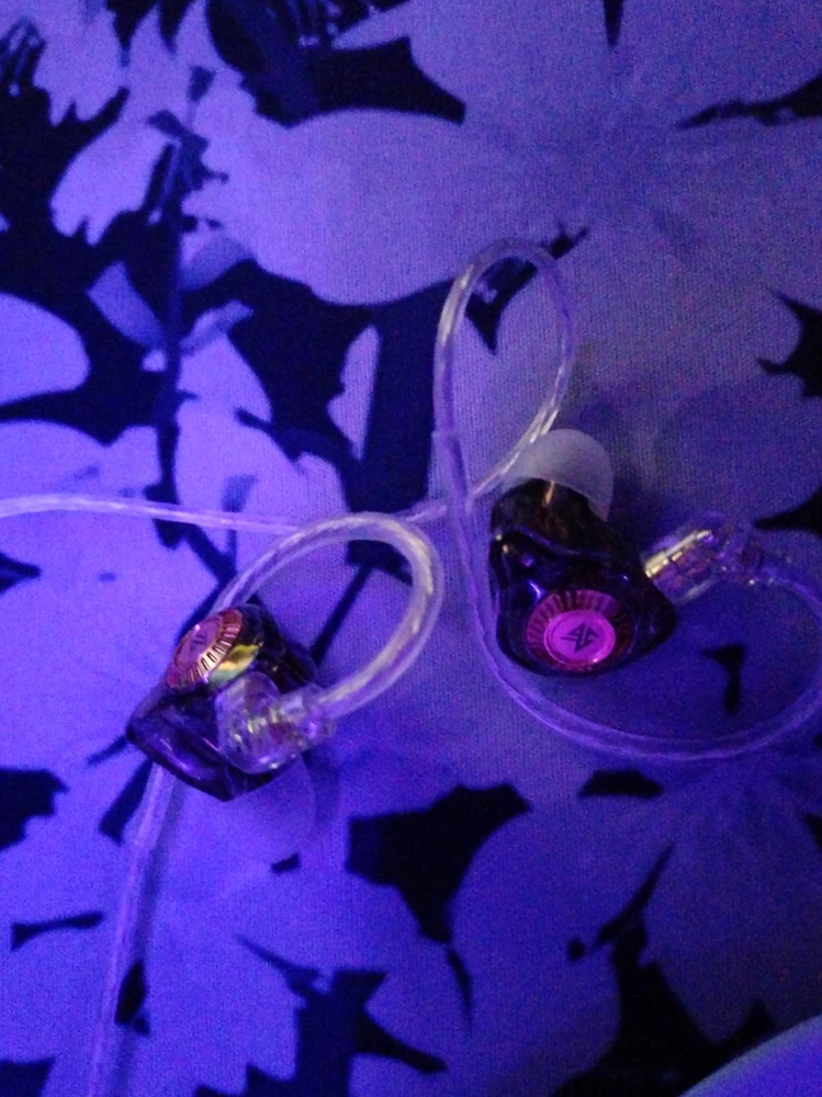 Звук найс, за свою цену уши имба