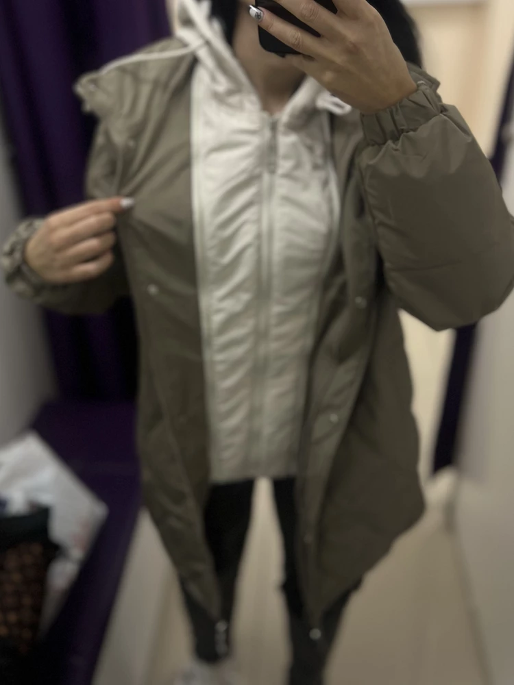 Берите , не думайте. 🔥Сшита аккуратно , ниток нет. Замок работает хорошо . Куртка 2 в 1. можно носить с капюшоном и без. С размером не угодала- перезакажу