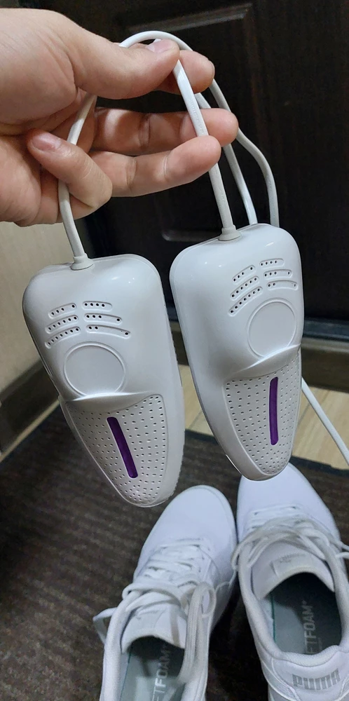 Отличная штука! Теперь сушу обувь каждый день, оставляю включённым на ночь. Утром обувь абсолютно сухая и нет запаха. Рекомендую!