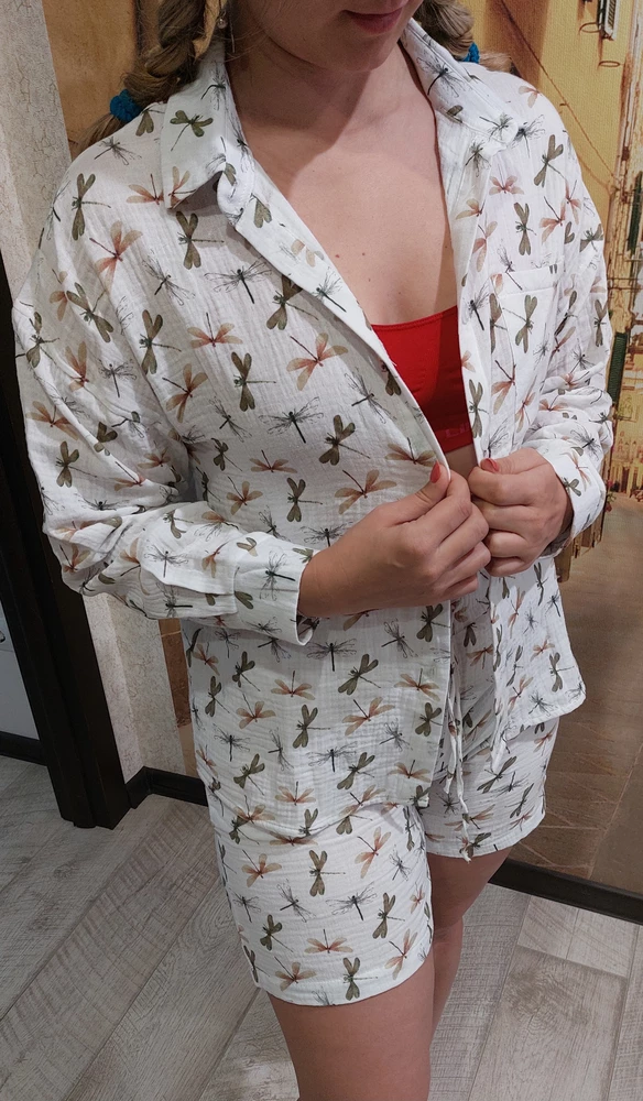 Купил жене костюмчик на лето. Очень довольна) Костюм отличный, качество пошива идеальное, теперь ждёт отпуска)) Однозначно рекомендую