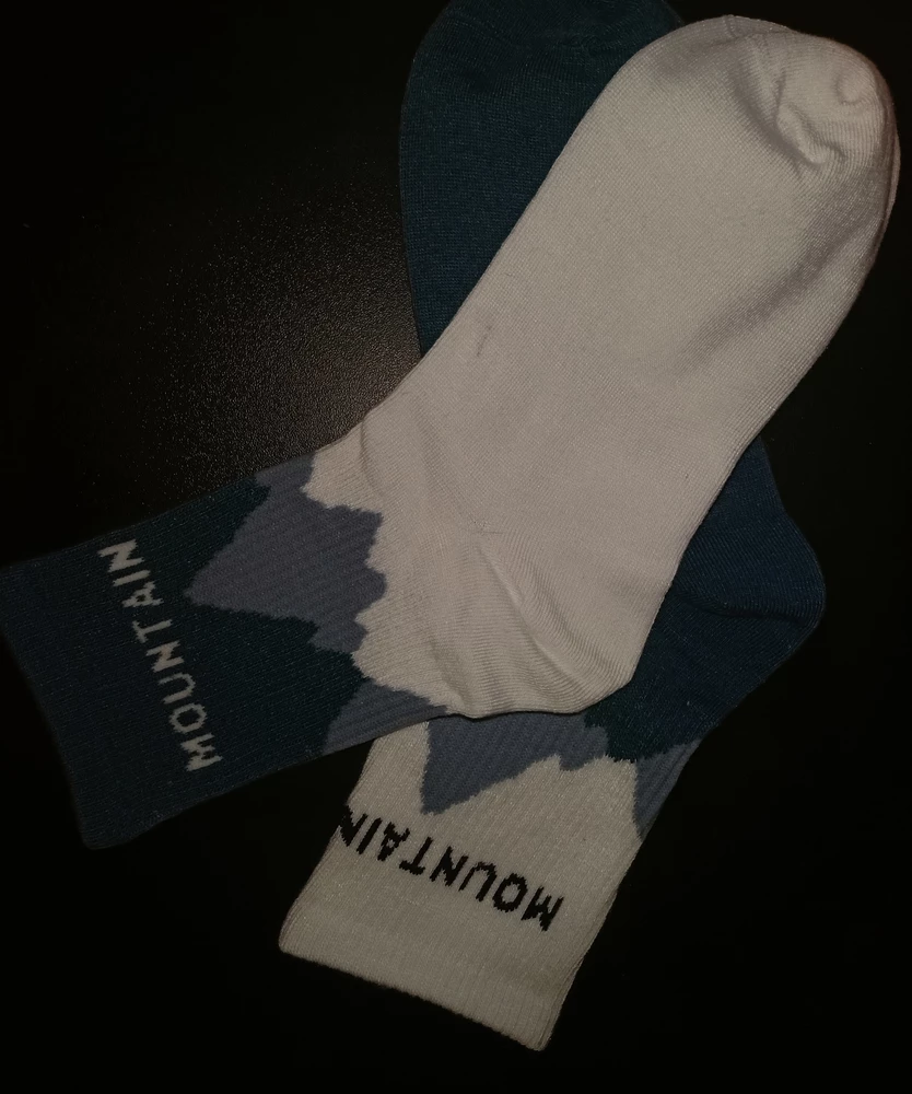 Носочки просто огонь. Доставка быстрая, все пришло в целости и сохранности. Материал приятный, очень хорошо тянутся. Качество высокое а цена низкая. Очень рекомендую ❤️👍💥