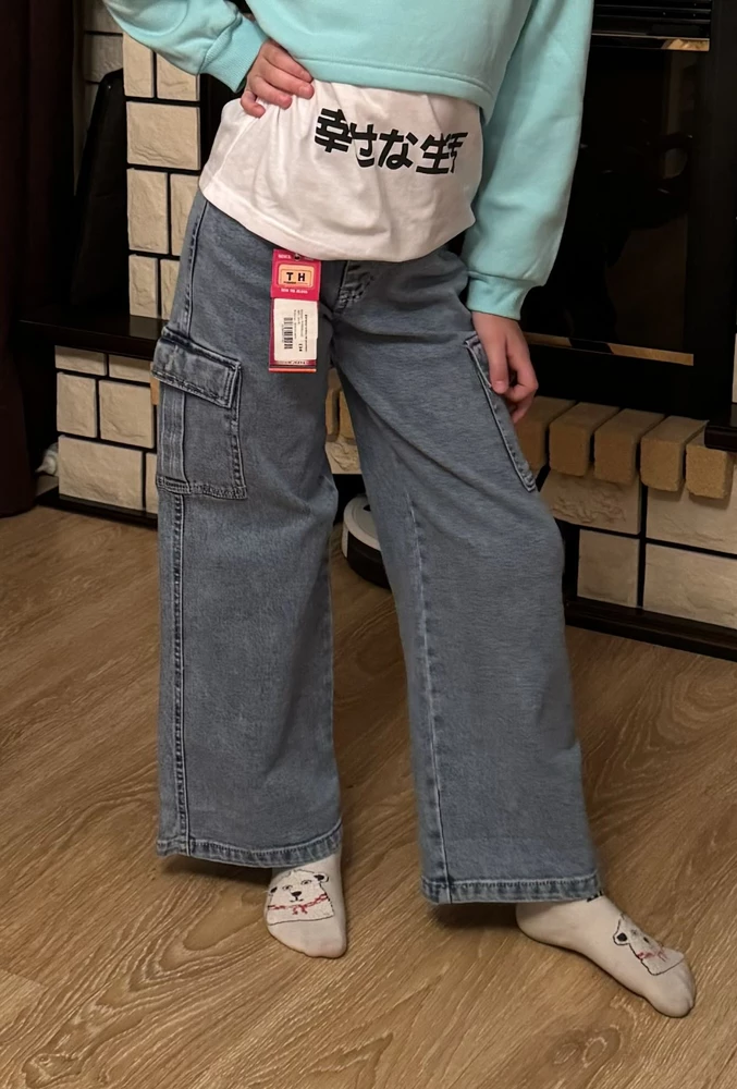Отличные джинсы на возраст 8 лет.