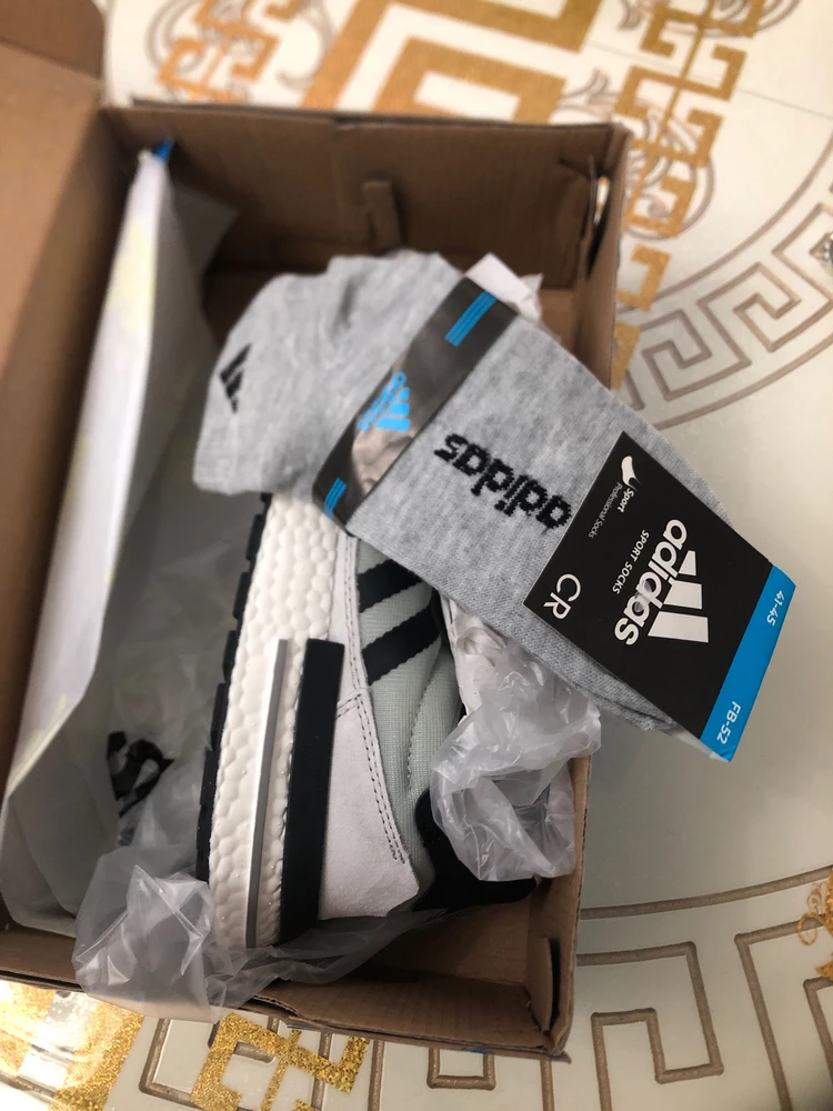 И носки в подарок))