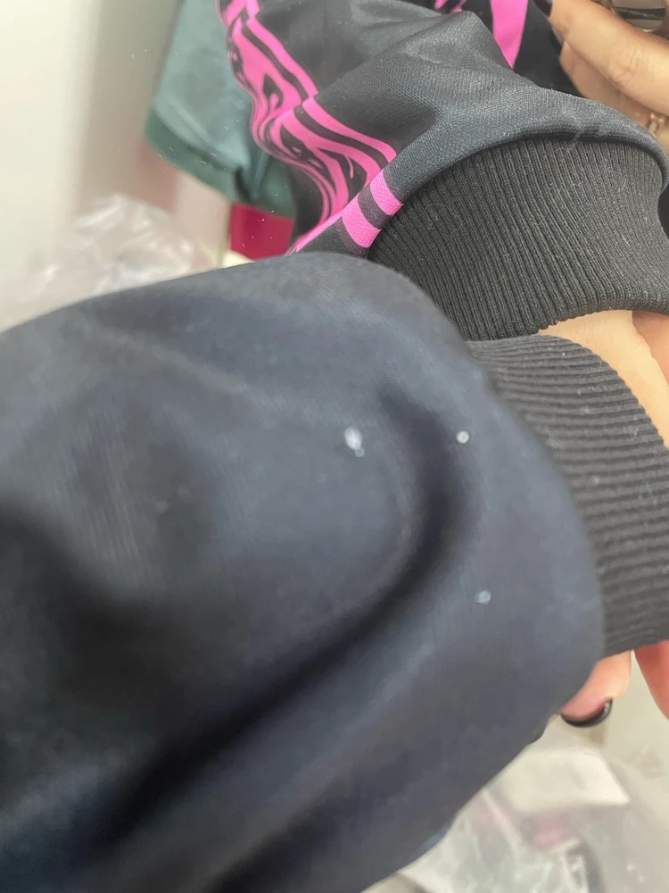 Ужасное качество ! Торчат зацепки словно :(