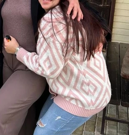 Хороший кардиган,  после стирки 40°, все прекрасно)