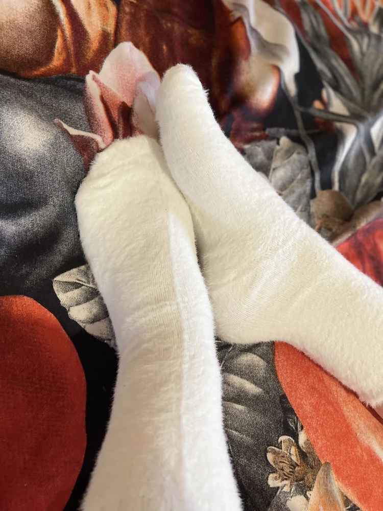 Носочки просто супер 😍 очень комфортные и мягкие 😌 ножкам в них просто волшебно ☺️ буду заказывать еще 🌸 это просто бомбовые носочки 😋 советую не пожалеете 😊
