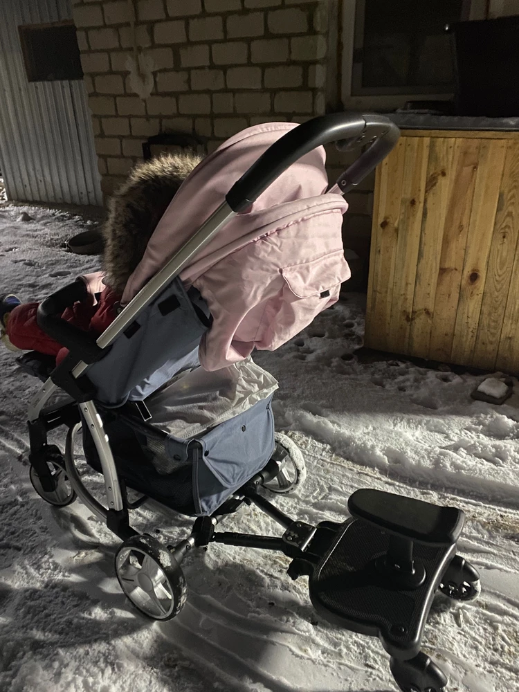 Сынок счастлив!! На середине прогулки 3 летний сын уже просился залезть в коляску, вставал на подножку спереди и загораживал вид младшей сестрёнке. Установили в пункте выдачи и сразу же поехали на ней домой 👍Спасибо!