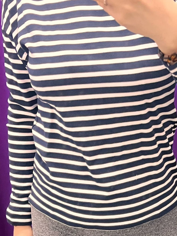 Качество просто супер!!!плотный добротный трикотаж,качество оверлока внутренних швов на высочайшем уровне!!!не всегда вещи за 5 тысяч так аккуратно сшиты,как этот лонгслив за 500₽!!!отказалась только по причине того,что мне на рост 177см коротковато (не маломерит,а именно нормальной длины),а я искала более удлиненную модель.