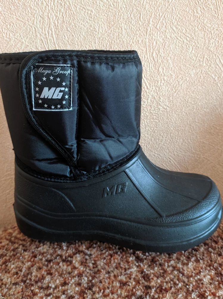 Сапоги брала для дачи. Ношу 35 взяла 37 . Идеально. Покупкой довольна.