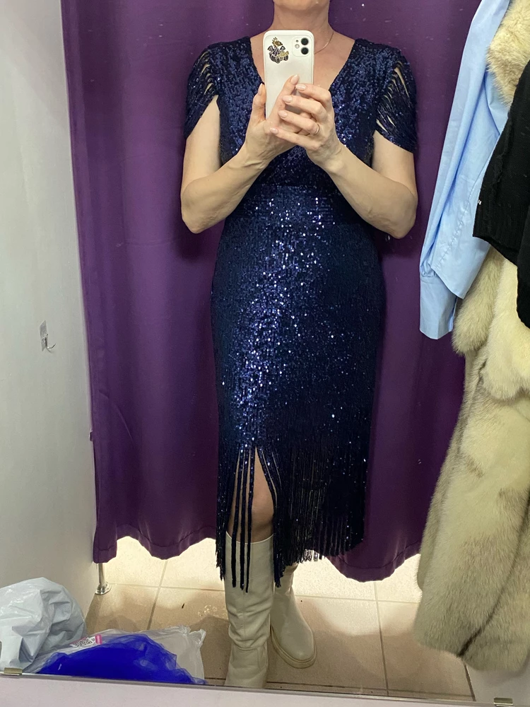 Платье замечательное. Отказ в пользу цвет золото.